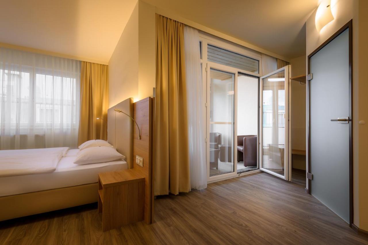 City Hotel Stockerau Exterior photo